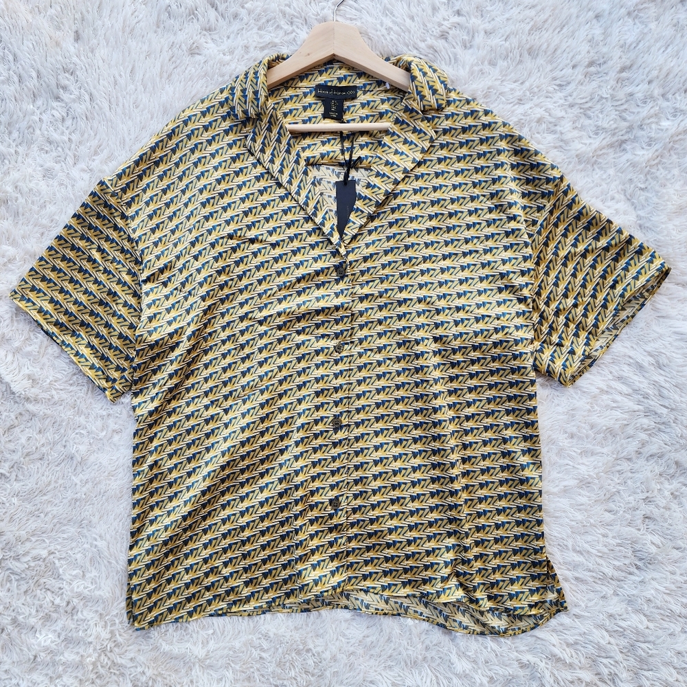House of Harlow 1960 Satin Button Down Collared‎ Geometric Print Top